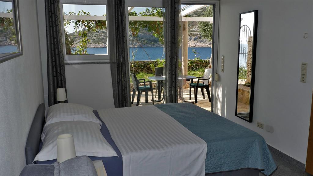 Direkt Am Meer-Apartments Puntaplanka Rogoznica  Exterior foto